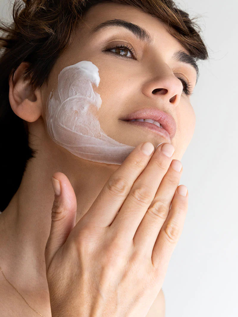 Retainer Beauty Shot | Mila Moursi | Luxvivendi