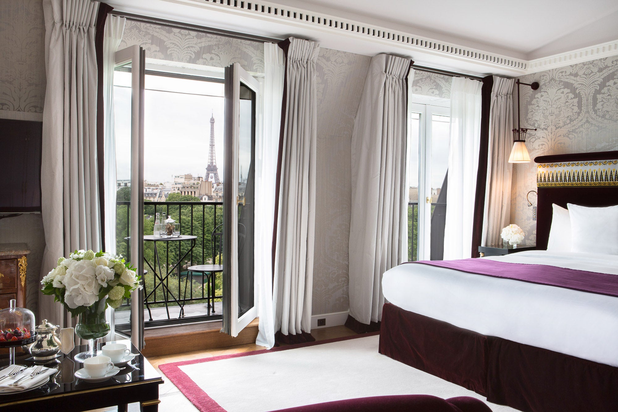 Eiffel Junior Suite-La Réserve Paris Hotel and Spa-Luxvivendi