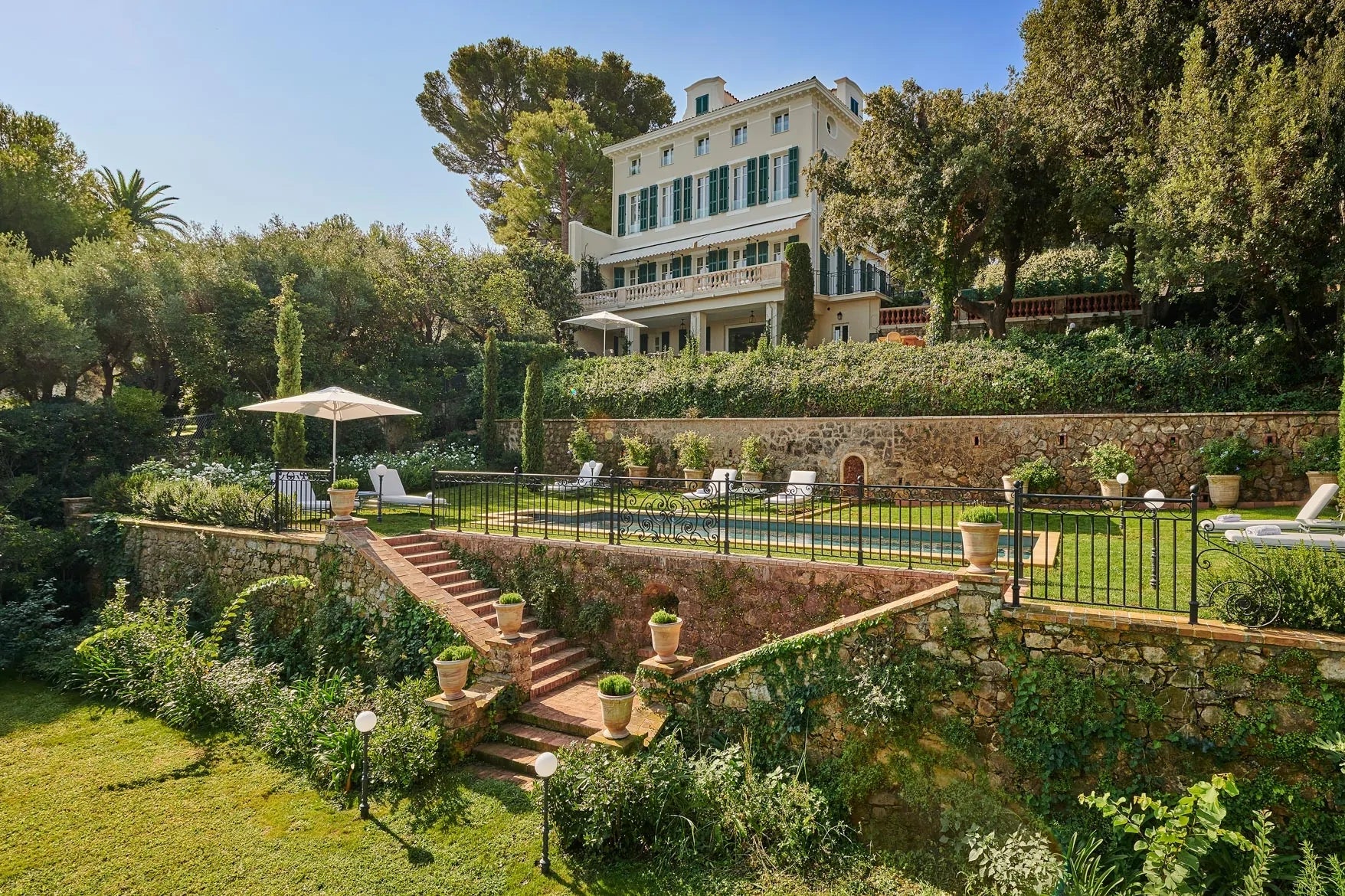 Villa Sainte-Anne-Hotel du Cap Eden Roc-Luxvivendi