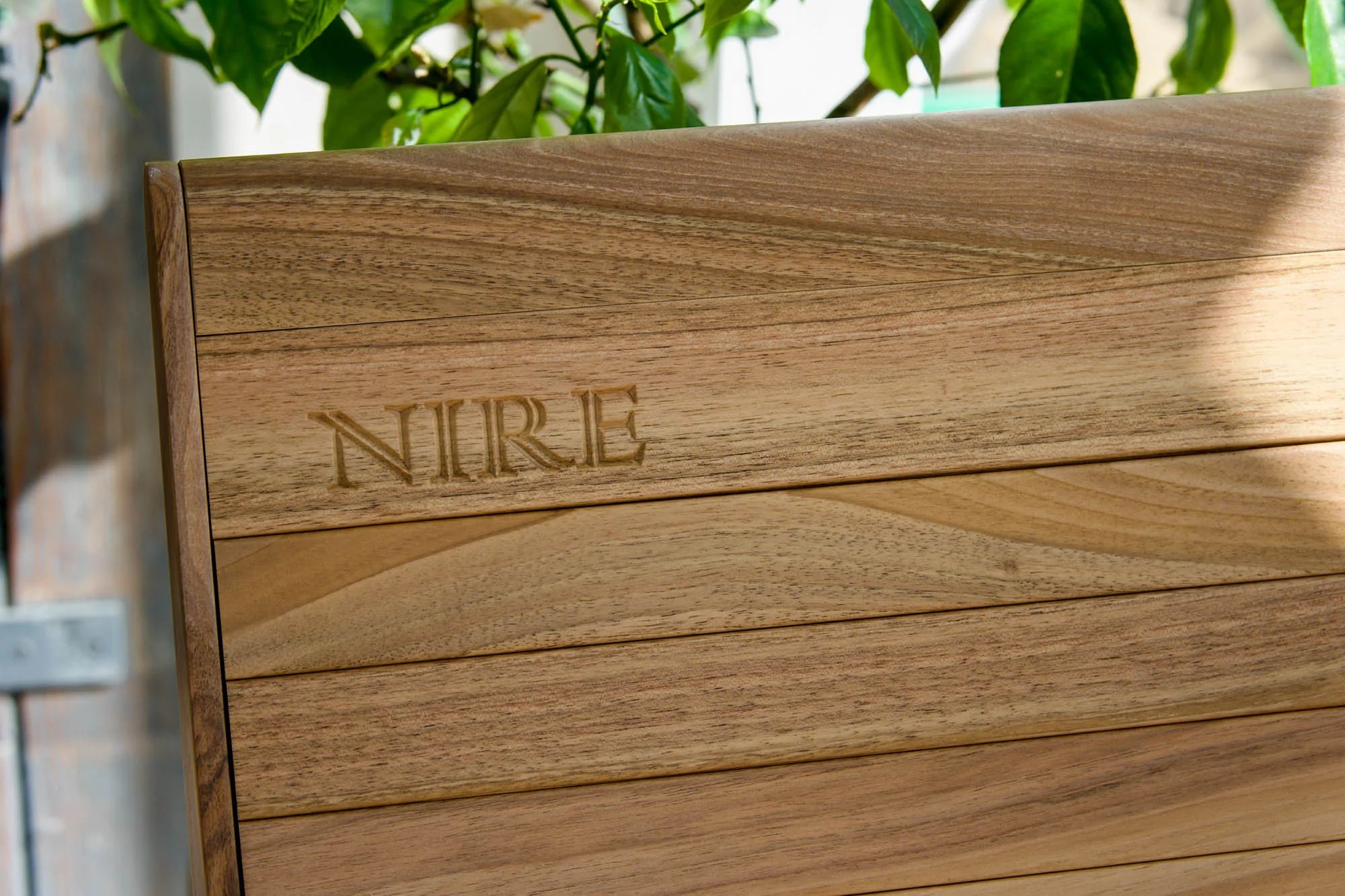 Premium Lounger-nire-Luxvivendi #material_walnut