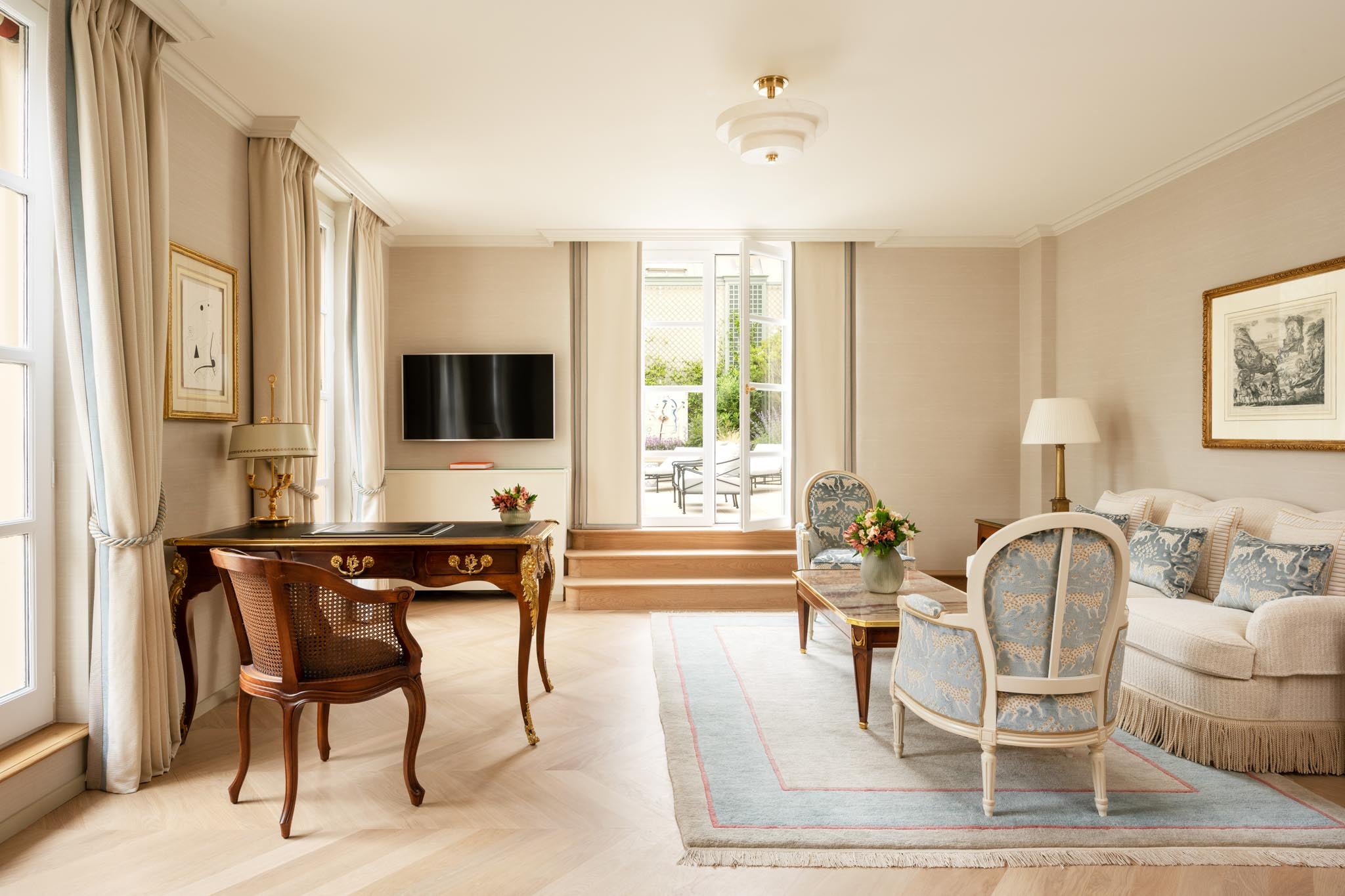 Azur Terrace Suite-Le Bristol Paris-Luxvivendi